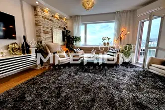 Тристаен апартамент с тераса в кв. Бриз, Варна