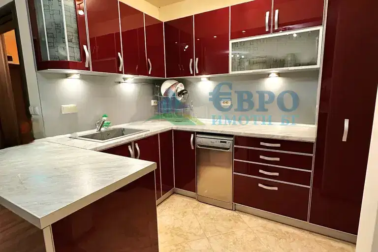 3-bedroom apartment in Stara Zagora, Centyr