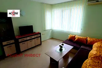 Тристаен апартамент във Варна, Център