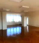 Тристаен апартамент с балкон и паркинг в кв. Изток, София