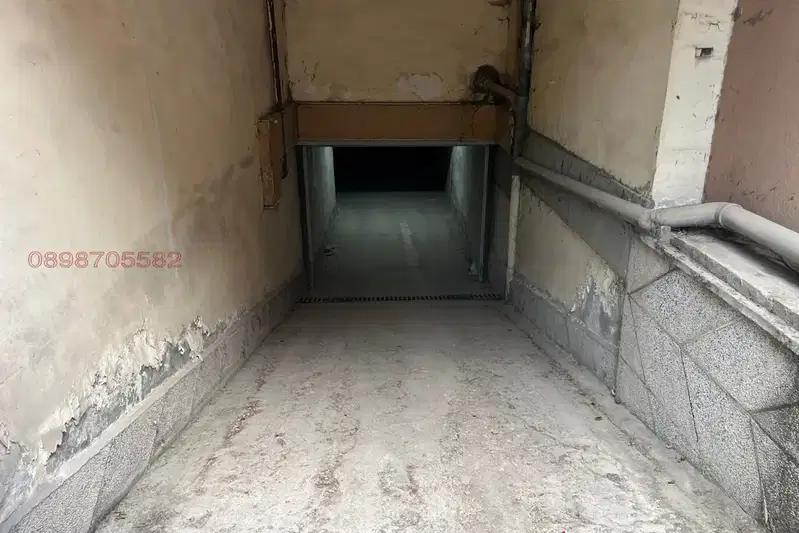 Гараж/Паркомясто в София, Белите брези