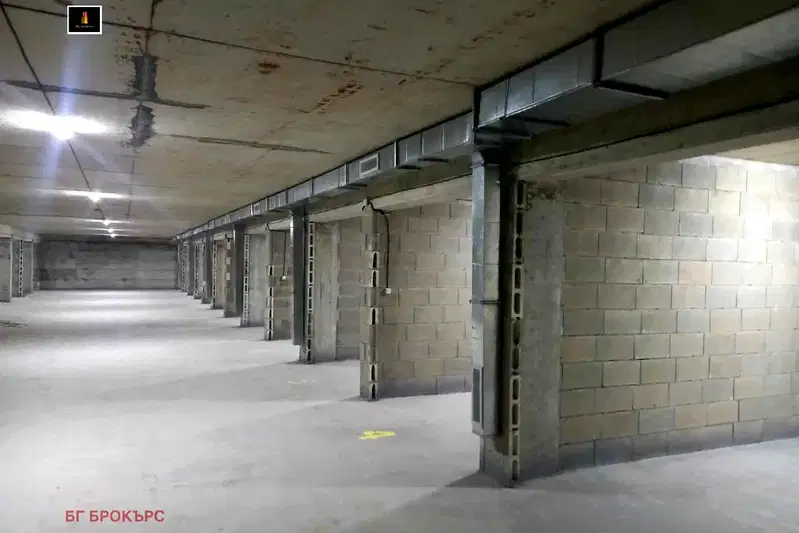 Garage/Parking in Varna, Vinica