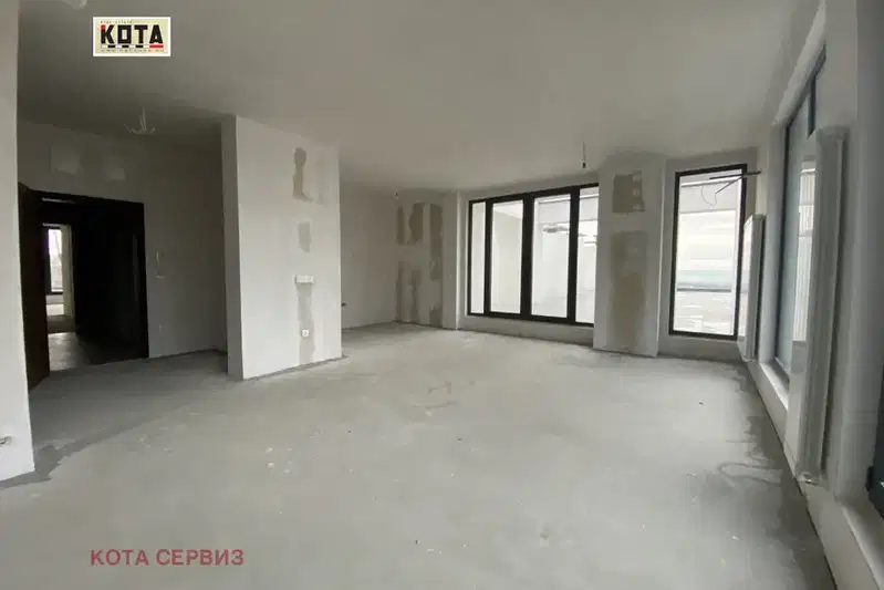 Четиристаен апартамент с покривна тераса и паркоместа в Бояна, София