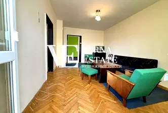 Многостаен апартамент във Варна, Център