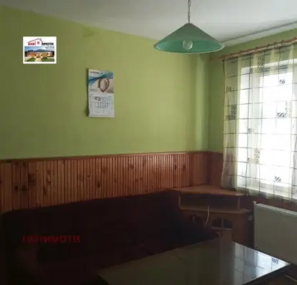 Снимка 3 — Многостаен апартамент в Добрич, Център