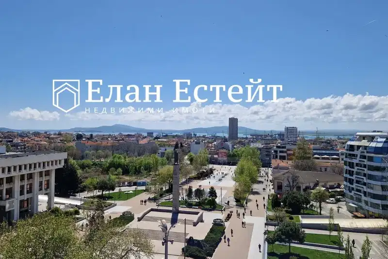 Многостаен апартамент в Бургас, Център