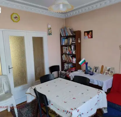 Снимка 2 — Многостаен апартамент в Шумен, Дивизионна болница