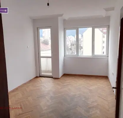 Снимка 5 — Многостаен апартамент в София, Красно село