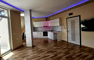 Многостаен апартамент в Русе, Широк център