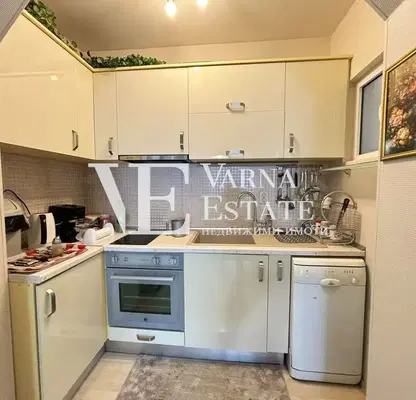 Снимка 4 — Четиристаен апартамент с три спални във Варна, ВИНС