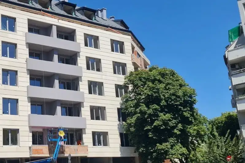 Двустаен апартамент с тераса в Банишора, София