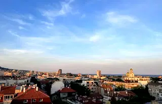 Двустаен апартамент във Варна, Център