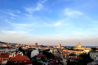 Двустаен апартамент във Варна, Център