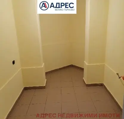 Снимка 4 — Двустаен апартамент във Велико Търново, Център