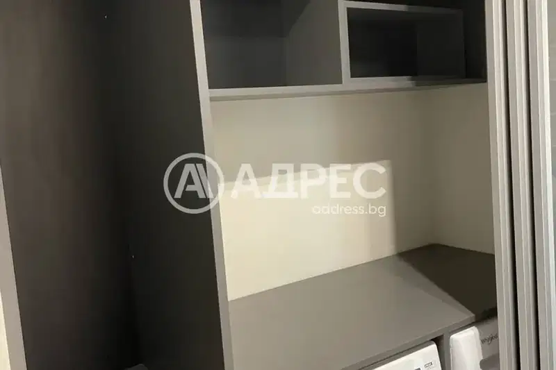 Двустаен апартамент с голяма веранда в Западен, Пловдив