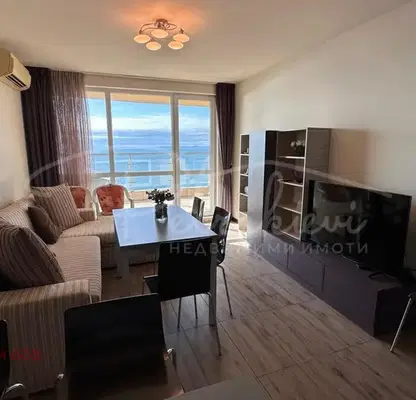 Снимка 5 — Двустаен апартамент с морска панорама в Несебър, 77 кв.м