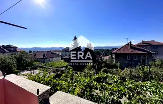 Етаж от къща във Велико Търново, Акация