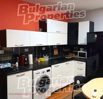 Photo 2 — Floor of House in Раз, Център