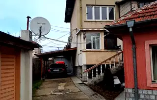 Етаж от къща в София, Обеля
