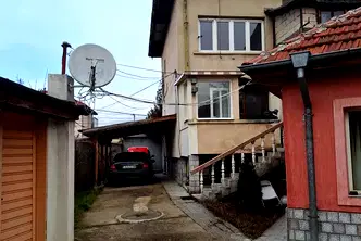 Етаж от къща в София, Обеля