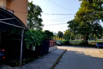 Етаж от къща в София, Ботев