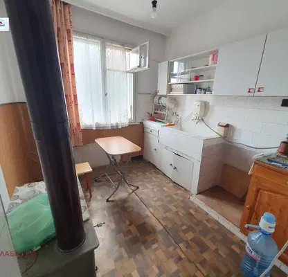 Снимка 5 — Апартамент 3-стаен в Казанлък с тераса и гараж