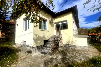 Къща в Банкя
