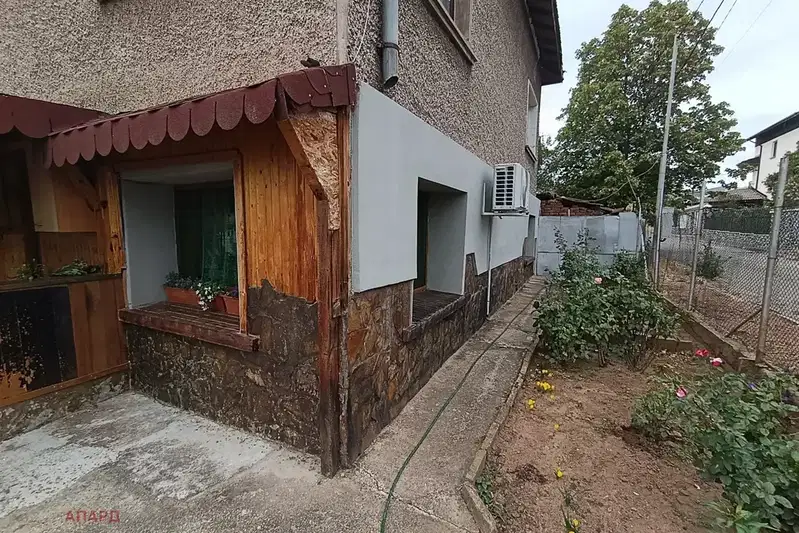 House in Lokorsko