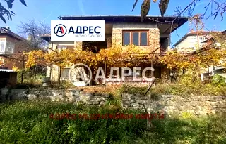 Къща във Велико Търново, Акация