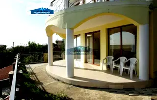 Къща във Варна, Бриз