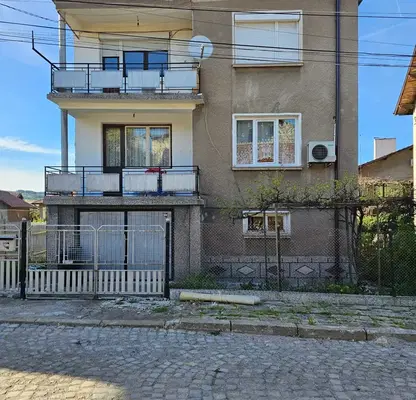 Photo 2 — House in Pernik, Centyr