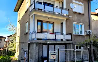Къща в Перник, Център
