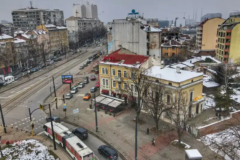 Къща в София, Център