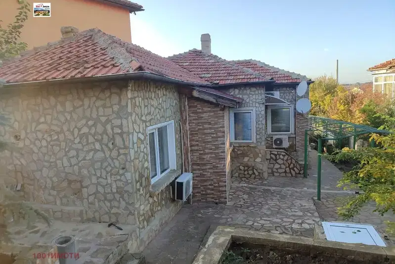 Къща в Добрич, Център