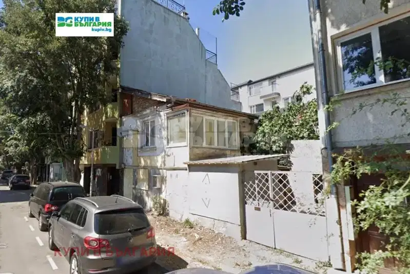 Къща във Варна, Колхозен пазар