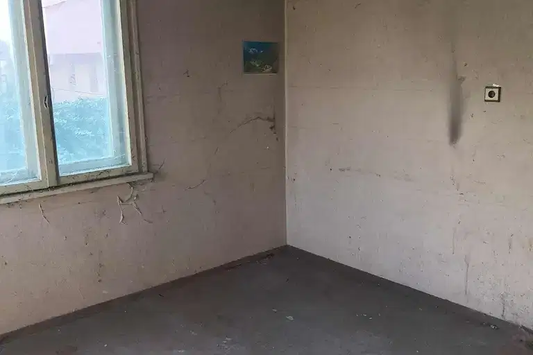 House in Montana, Parta 1