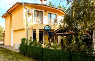 Къща в Бургас, Сарафово