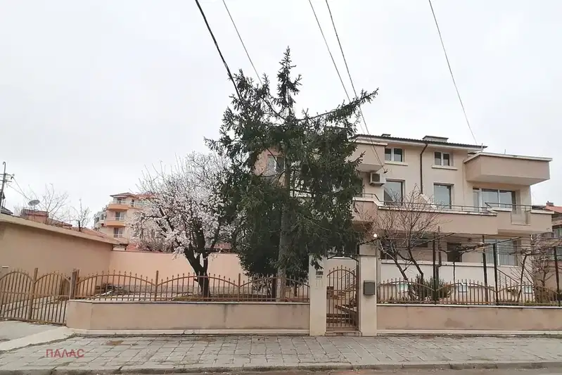 Къща в Бургас, Сарафово