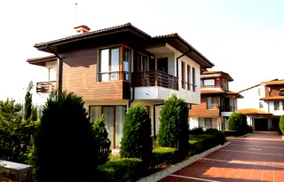 Къща в Бургас, с. Лозенец