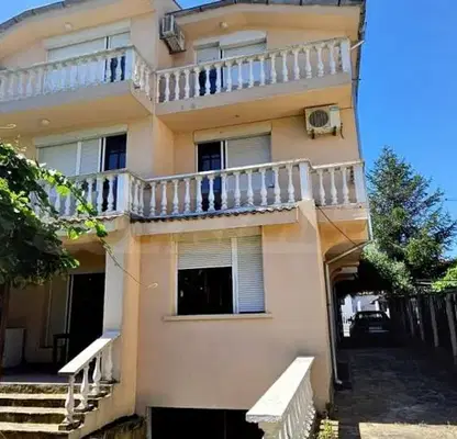 Photo 2 — House in Burgas, Lozenec