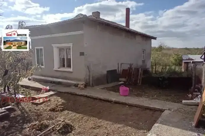 House in Oblast Dobrich, с. Ломница