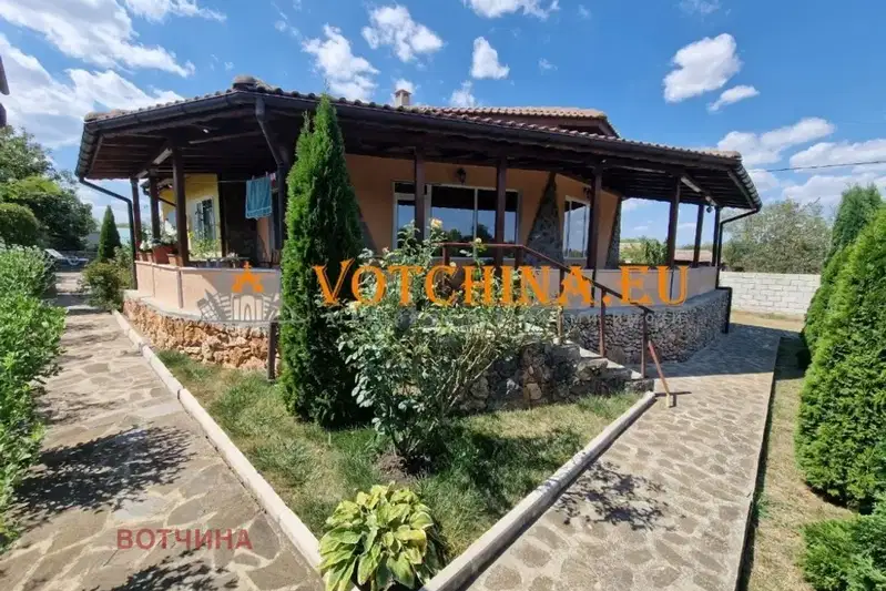 House in Dobrich, Slaveevo