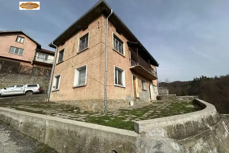 House in Oblast Gabrovo, Plachkovci