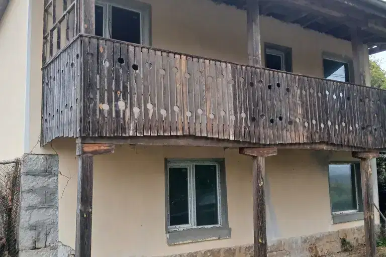 Къща в Габрово, с. Сенник