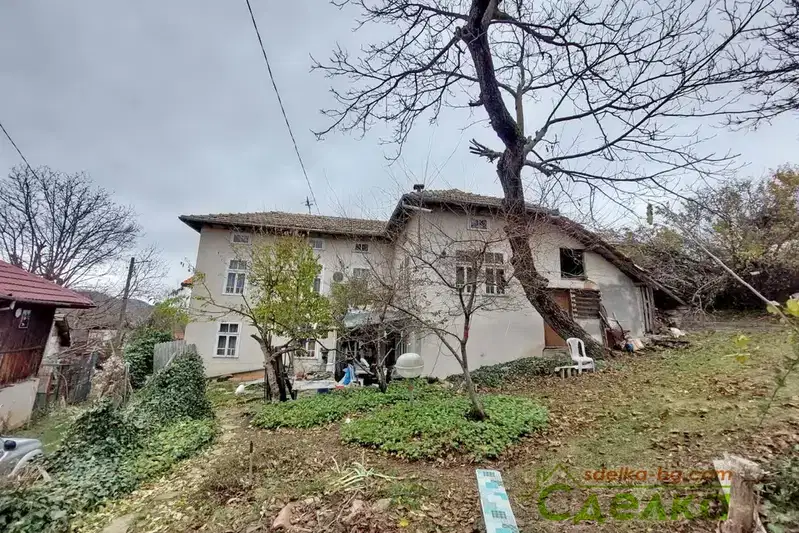 House in Oblast Gabrovo, с. Трапесковци
