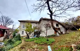 Къща в Габрово, с. Трапесковци