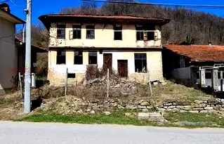 Къща в Ловеч, с. Бели Осъм