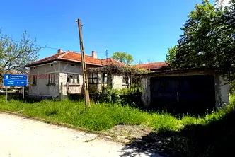 Къща в Ловеч, с. Дъбен