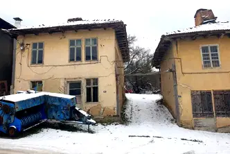 Къща в Ловеч, с. Микре