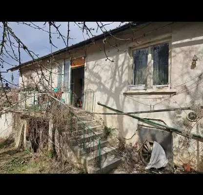 Снимка 3 — Къща в Перник, с. Горна Диканя
